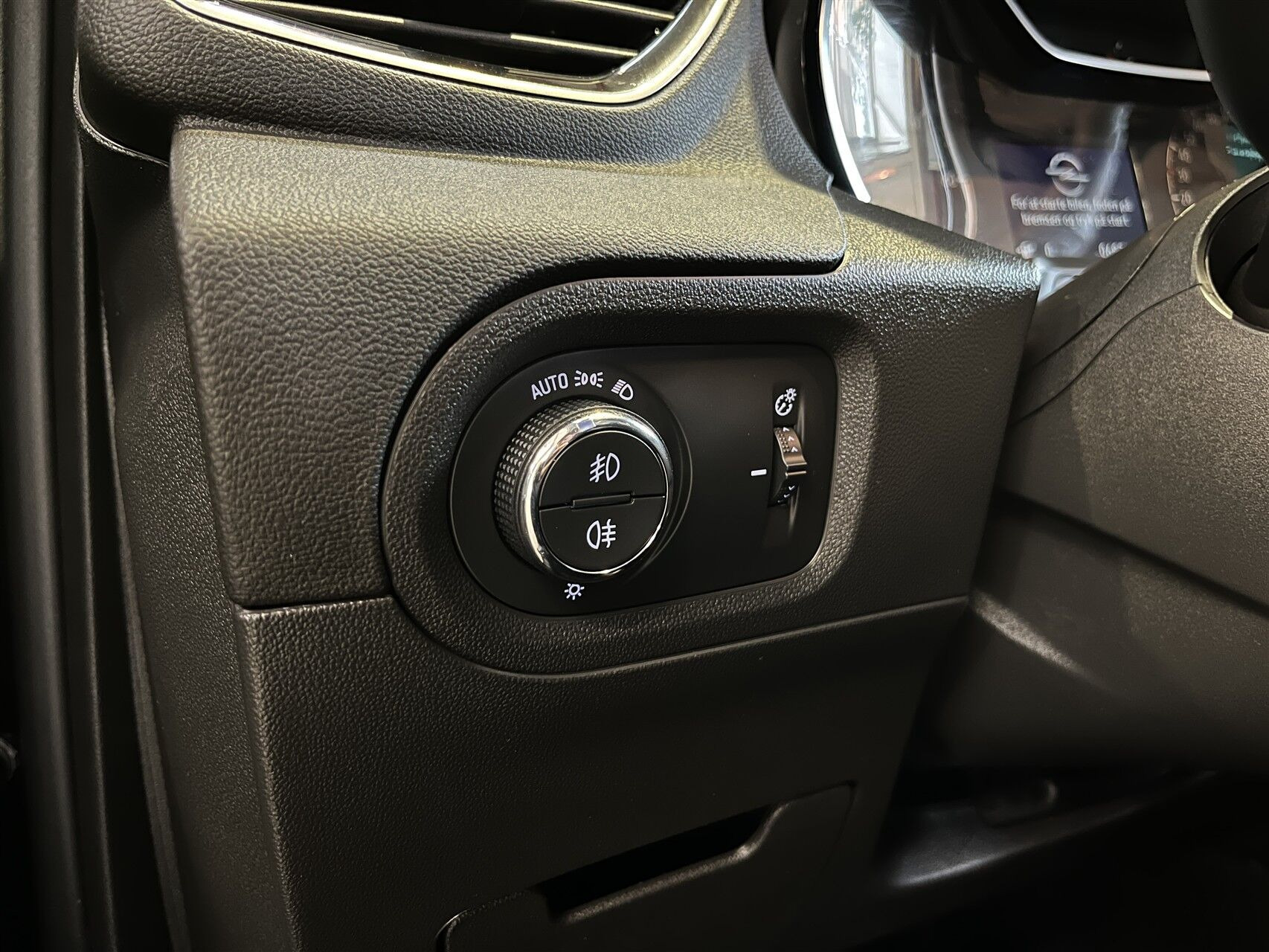 Sort Opel Grandland X fra 2021