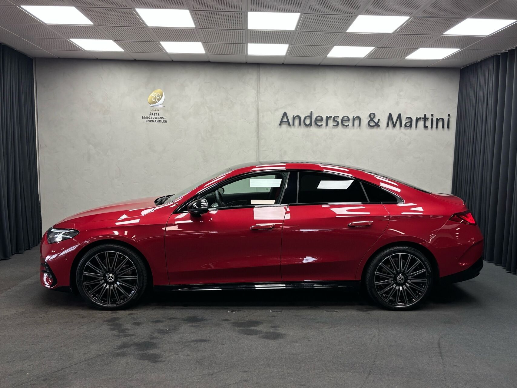 Rød Mercedes CLA250+ fra 2025