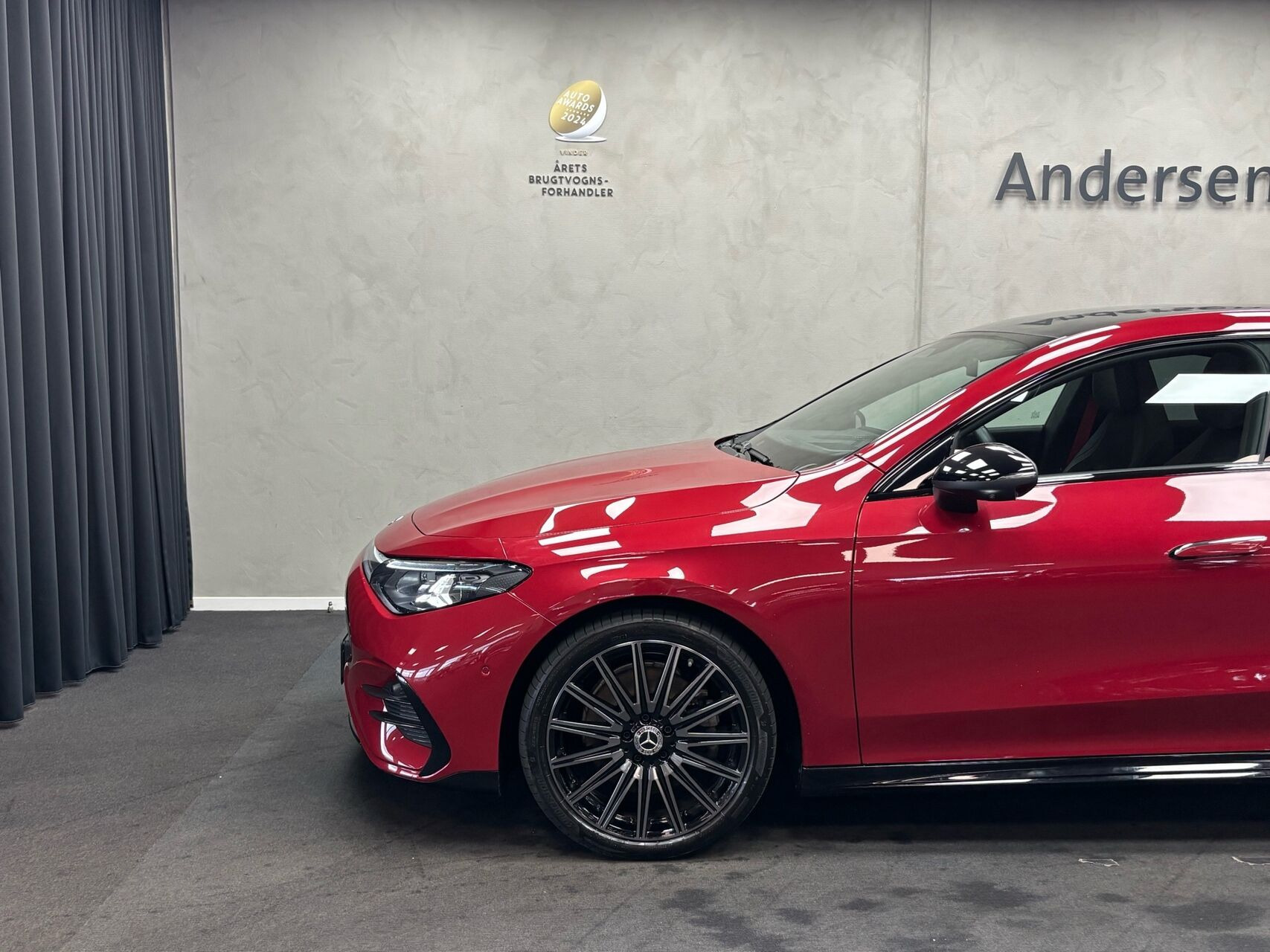 Rød Mercedes CLA250+ fra 2025