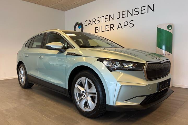Grå Skoda Enyaq fra 2023