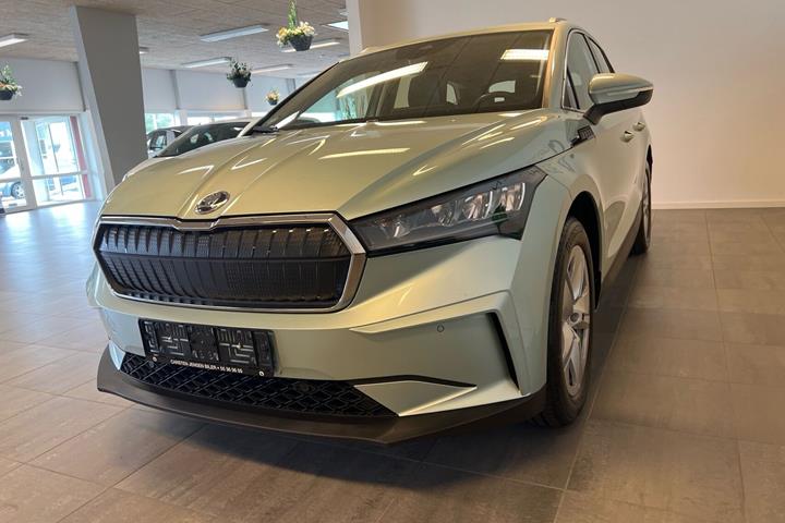 Grå Skoda Enyaq fra 2023