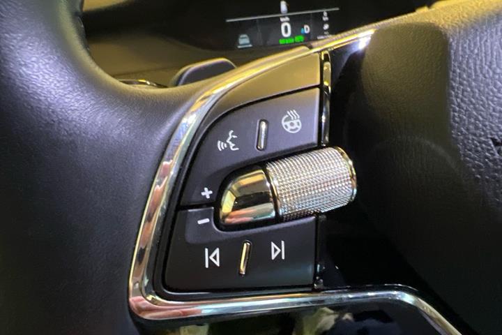 Grå Skoda Enyaq fra 2023