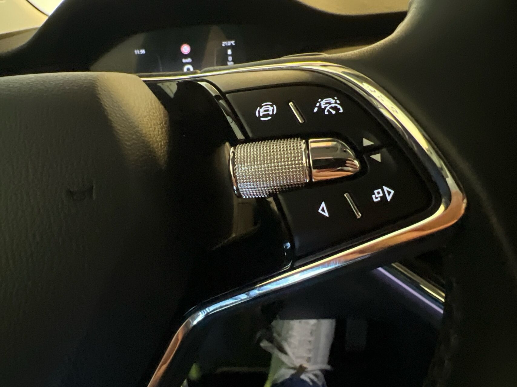 Grå Skoda Enyaq fra 2023