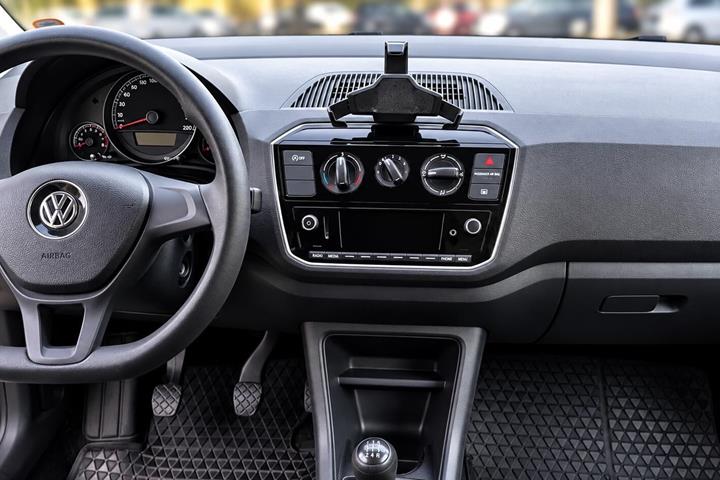 Hvid VW UP! fra 2018