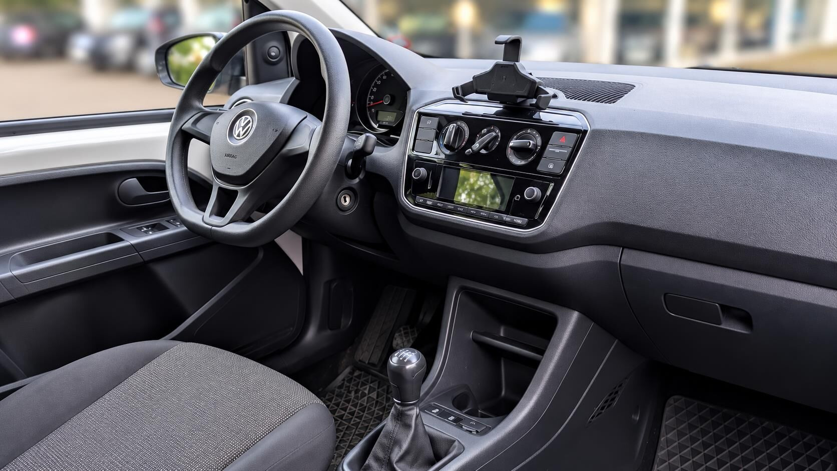 Hvid VW UP! fra 2018