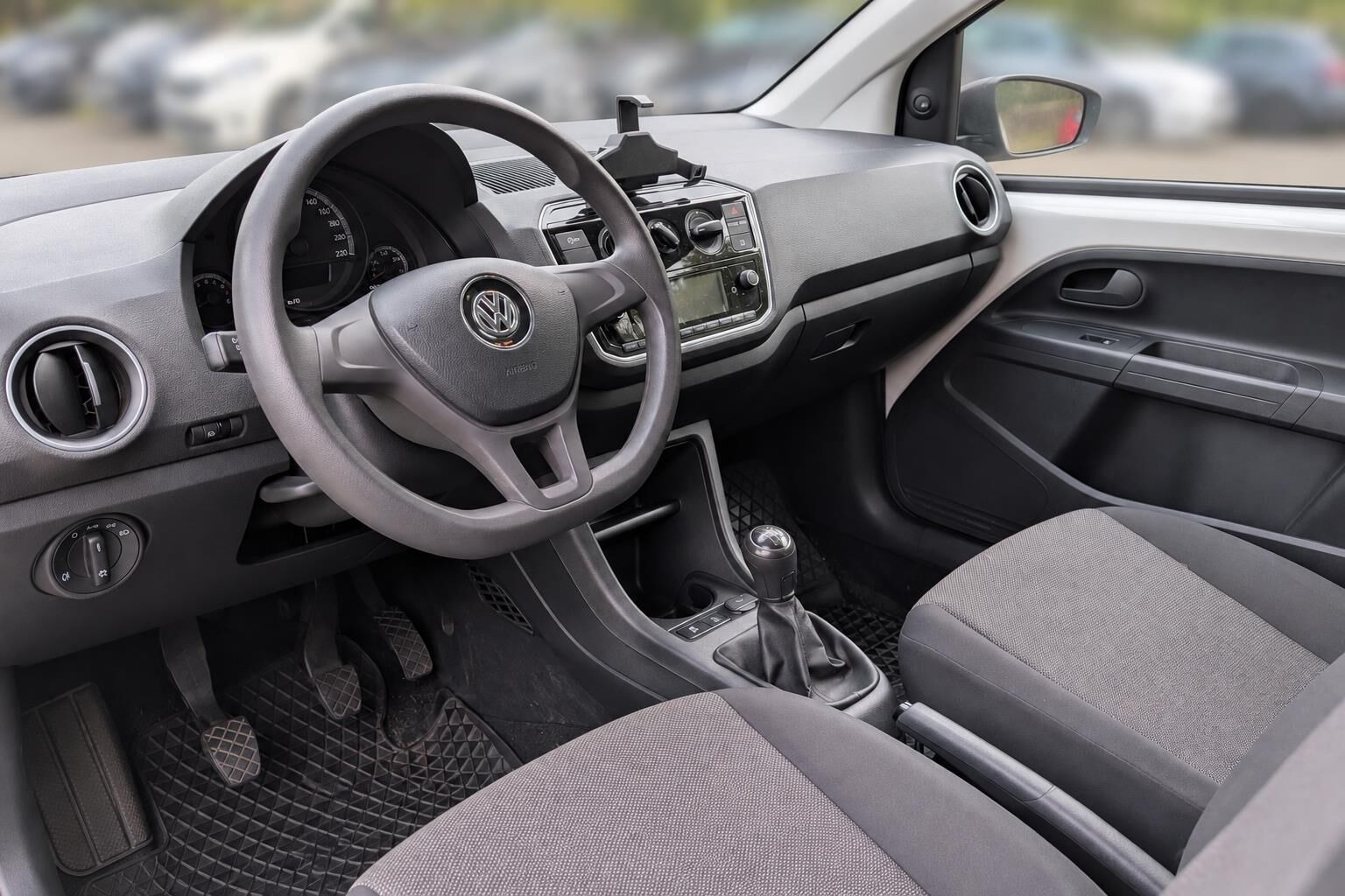 Hvid VW UP! fra 2018