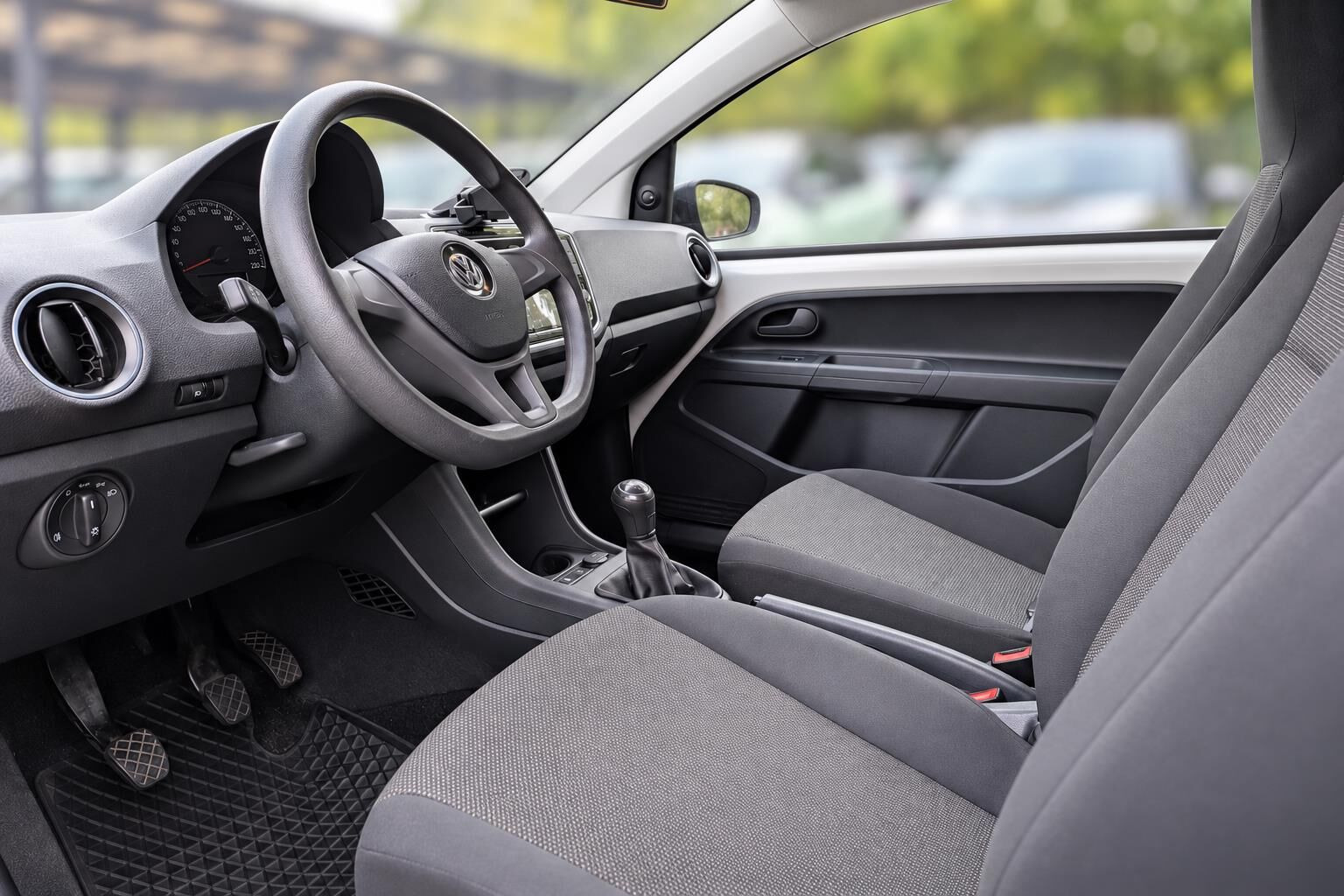 Hvid VW UP! fra 2018