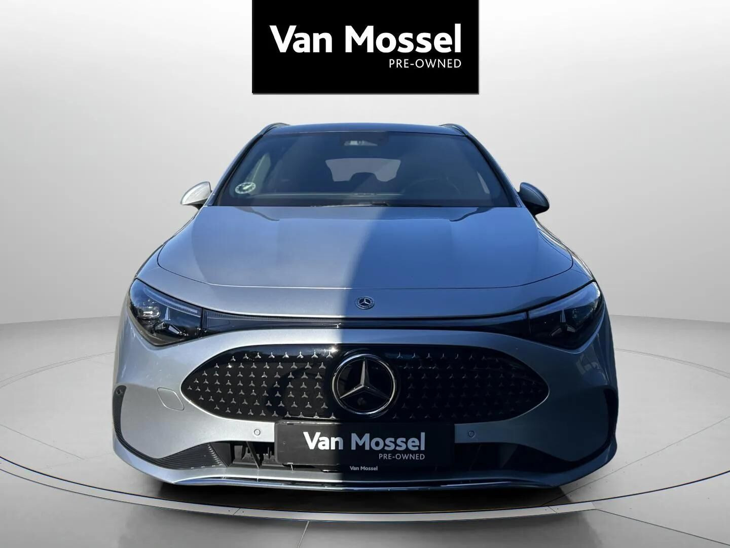 Sølv Mercedes CLA250+ fra 2026