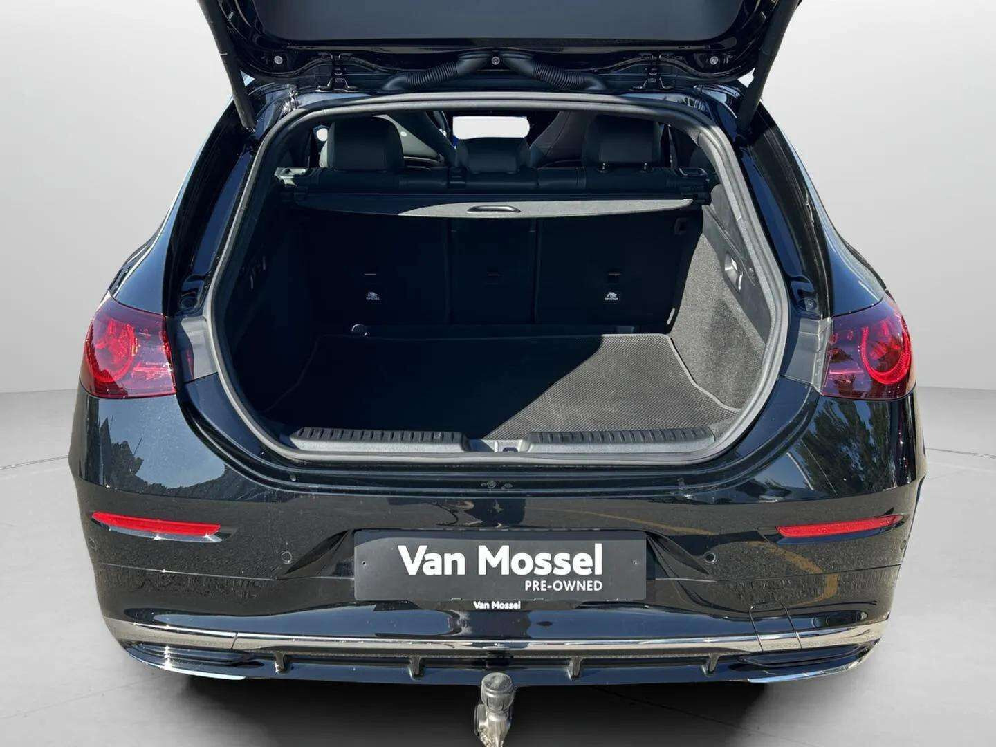 Sort Mercedes CLA350 fra 2026