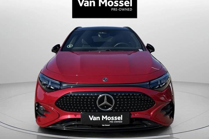 Rød Mercedes CLA250+ fra 2026