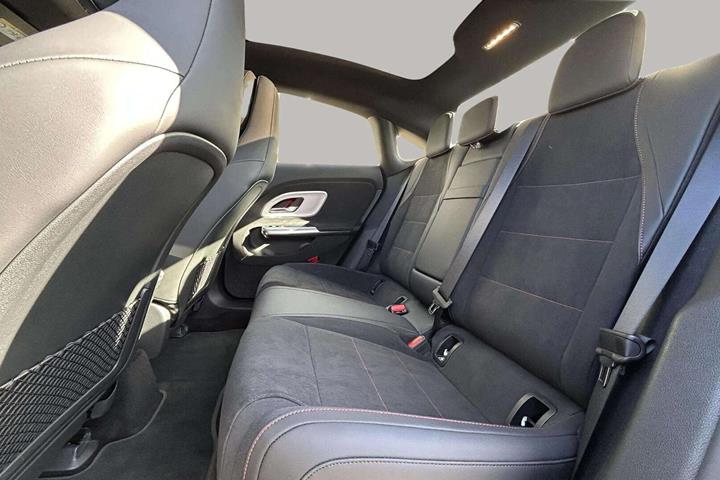 Sort Mercedes CLA250+ fra 2026
