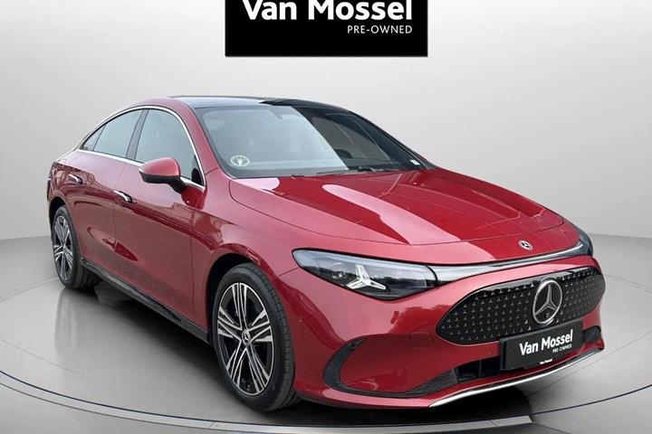 Rød Mercedes CLA200 fra 2026