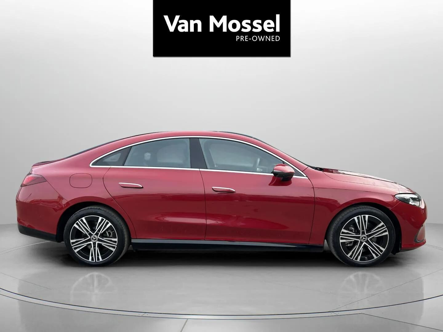 Rød Mercedes CLA200 fra 2026