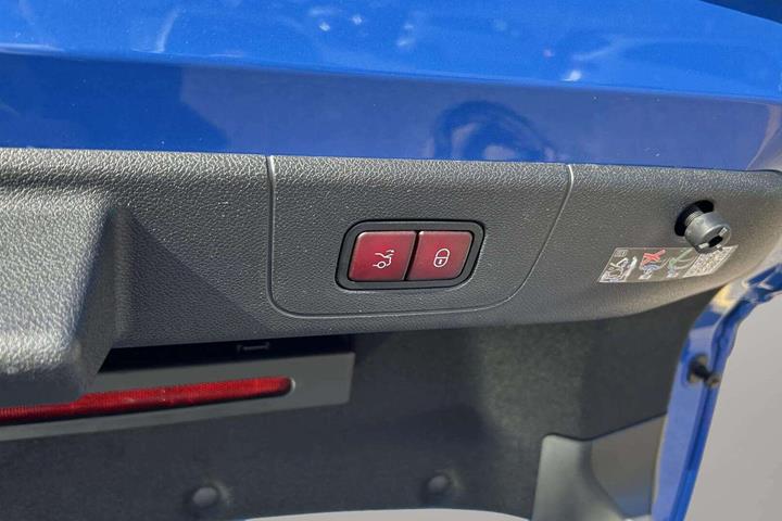 Sort Mercedes CLA250+ fra 2026