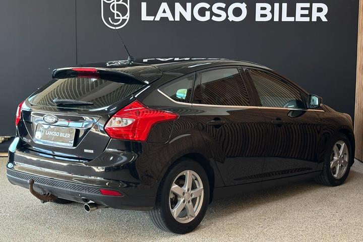 Sort Ford Focus fra 2012