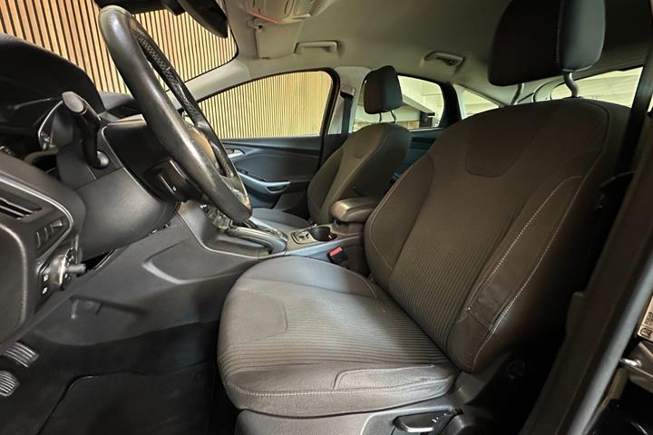Sort Ford Focus fra 2012