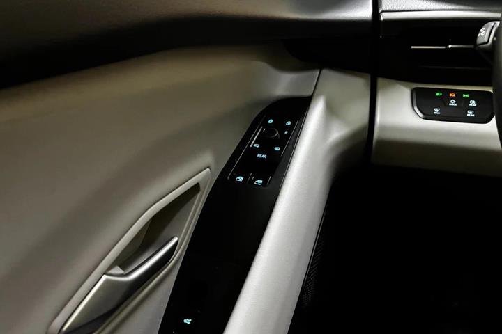 Blå Ford Explorer fra 2024