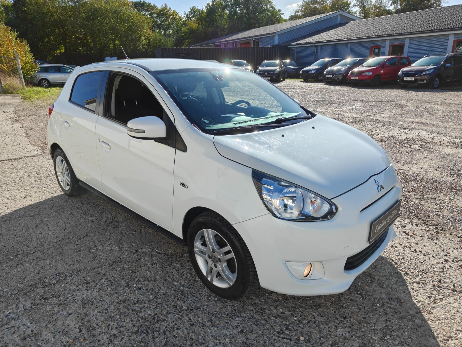 Gul Mitsubishi Space Star fra 2015