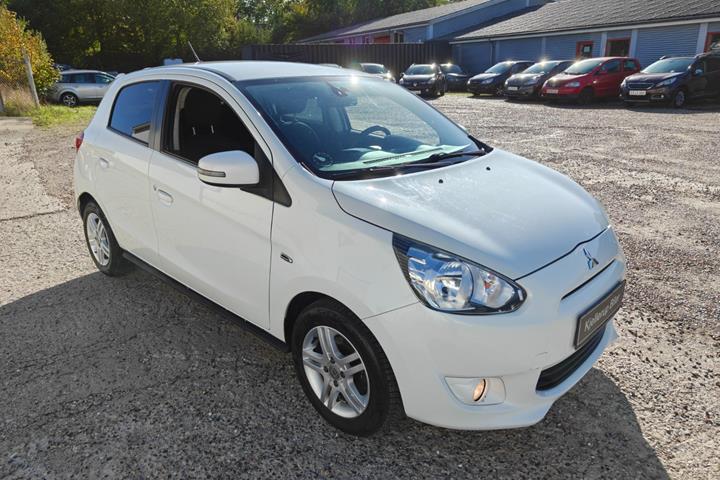 Gul Mitsubishi Space Star fra 2015