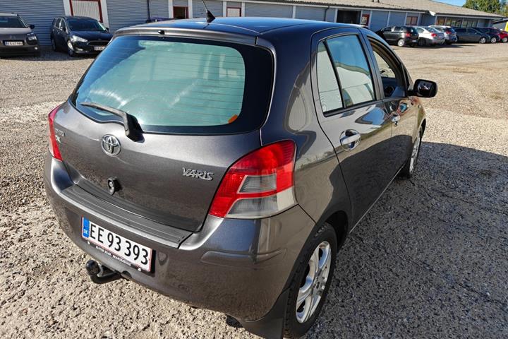 undefined Toyota Yaris fra 2010