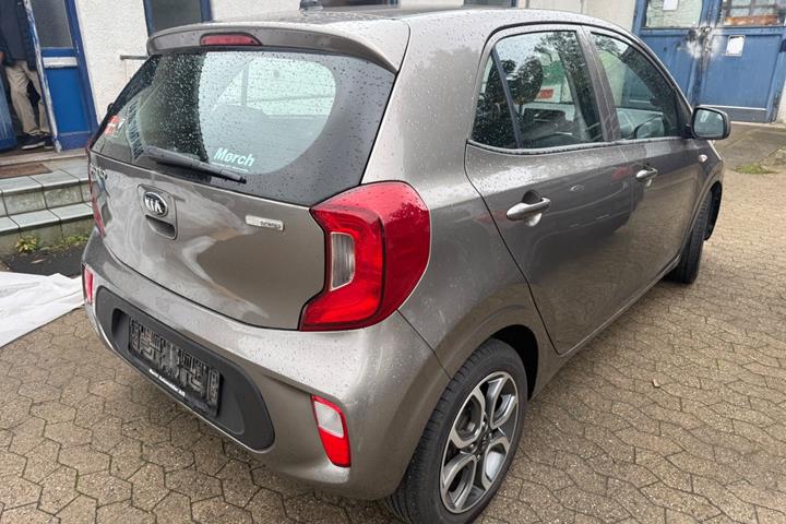 Grå Kia Picanto fra 2018