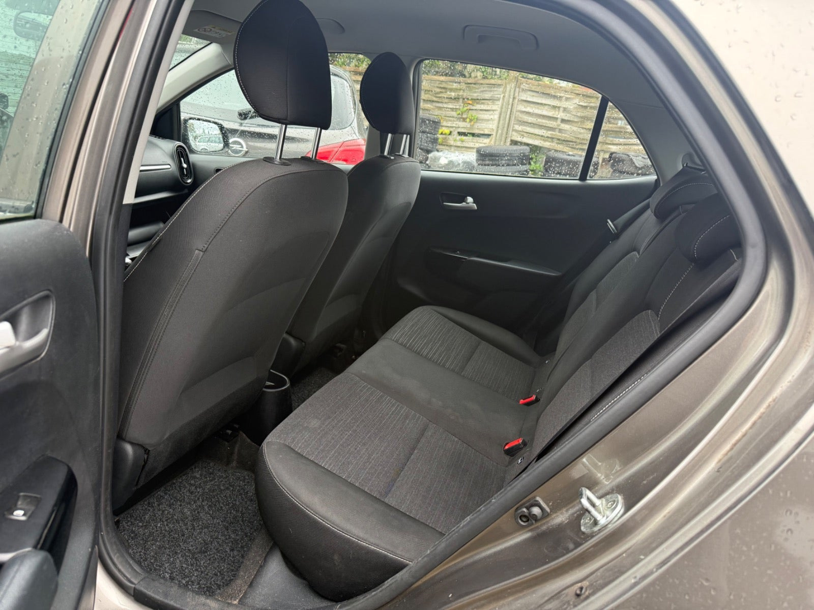 Grå Kia Picanto fra 2018
