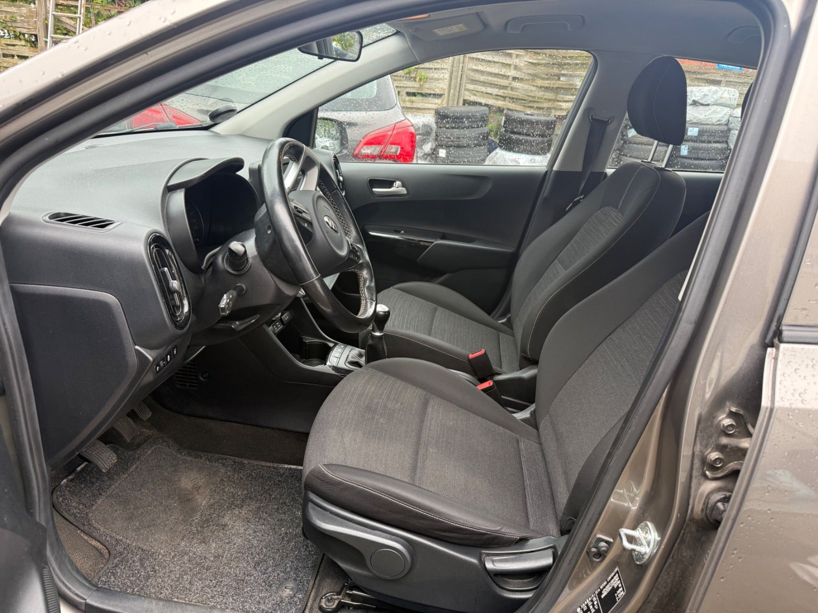 Grå Kia Picanto fra 2018