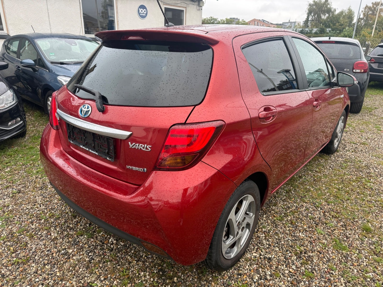Rød Toyota Yaris fra 2014