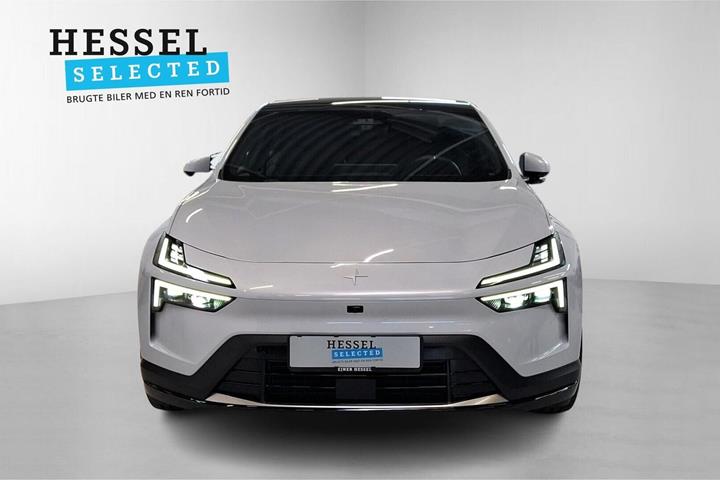 Hvid Polestar 4 fra 2025