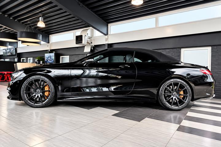 Sort Mercedes S63 fra 2016