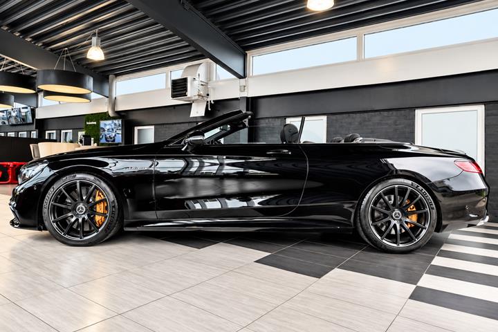 Sort Mercedes S63 fra 2016