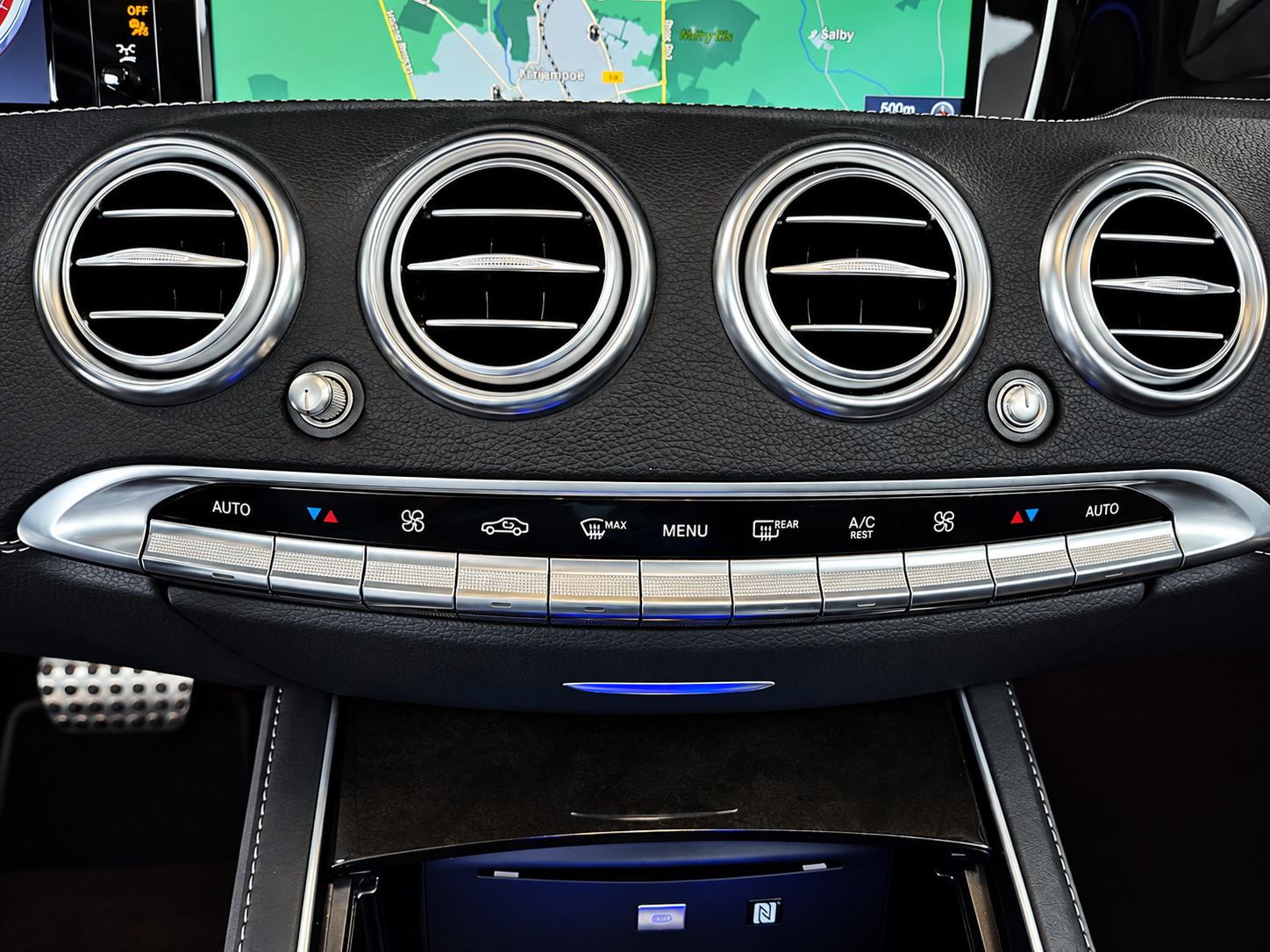 Sort Mercedes S63 fra 2016