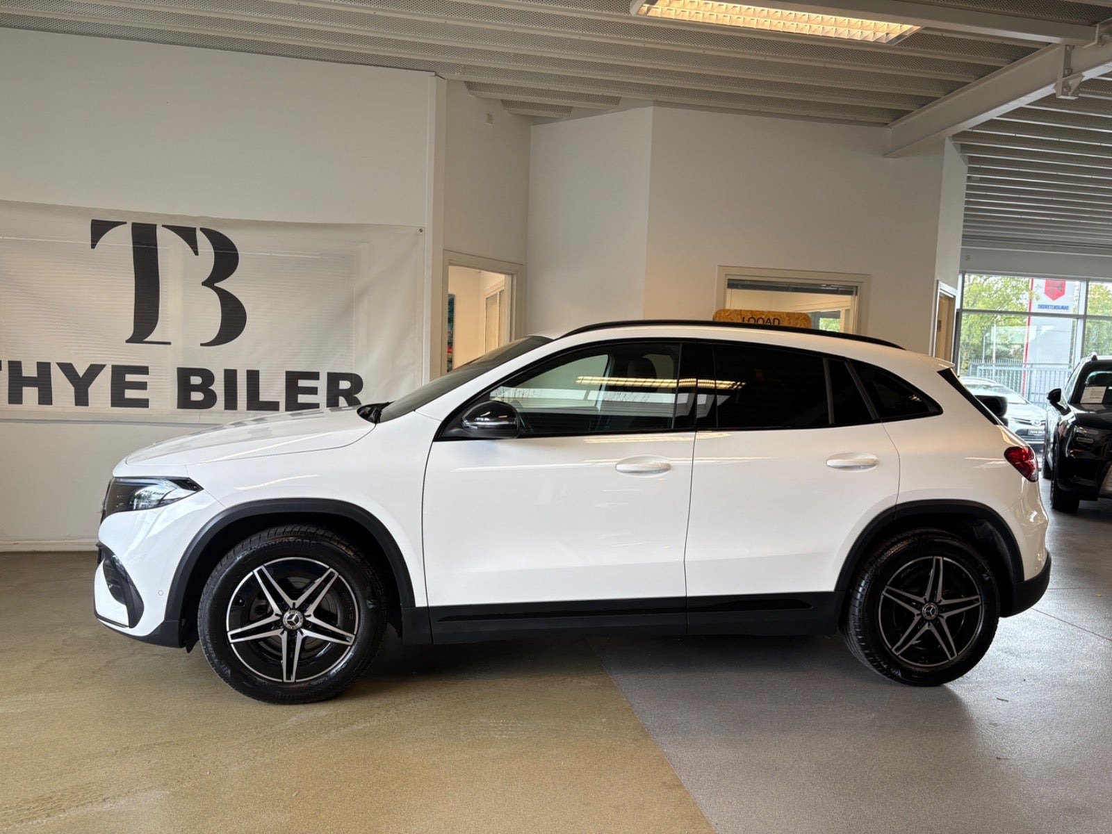 Hvid Mercedes EQA250 fra 2023