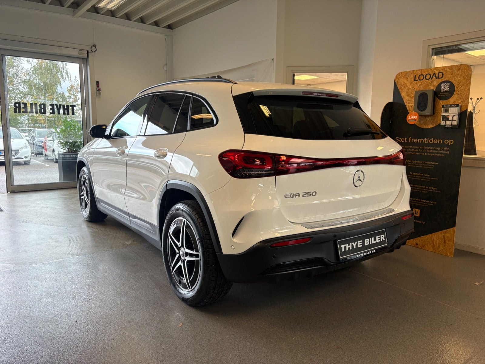 Hvid Mercedes EQA250 fra 2023