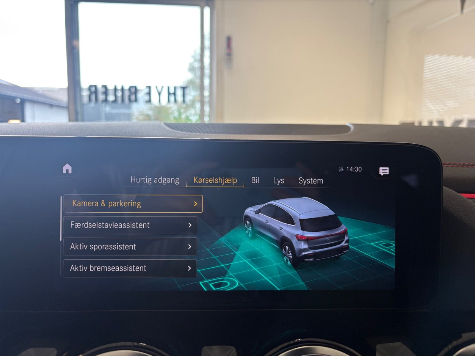 Hvid Mercedes EQA250 fra 2023