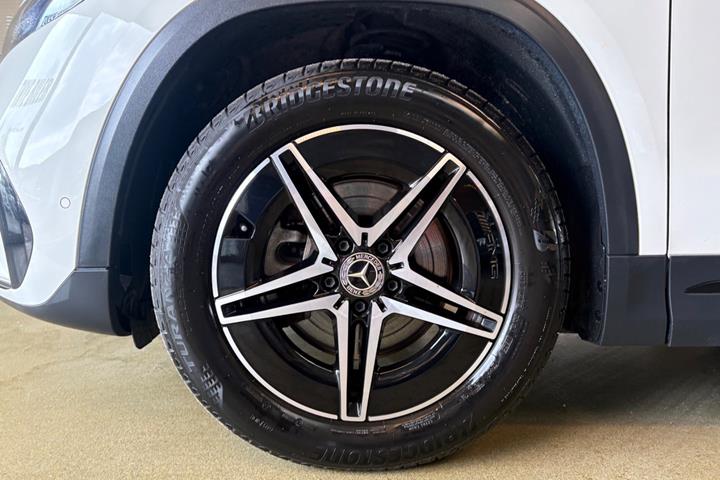 Hvid Mercedes EQA250 fra 2023