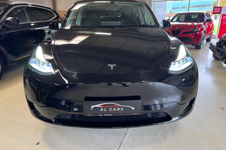 undefined Tesla Model Y fra 2024