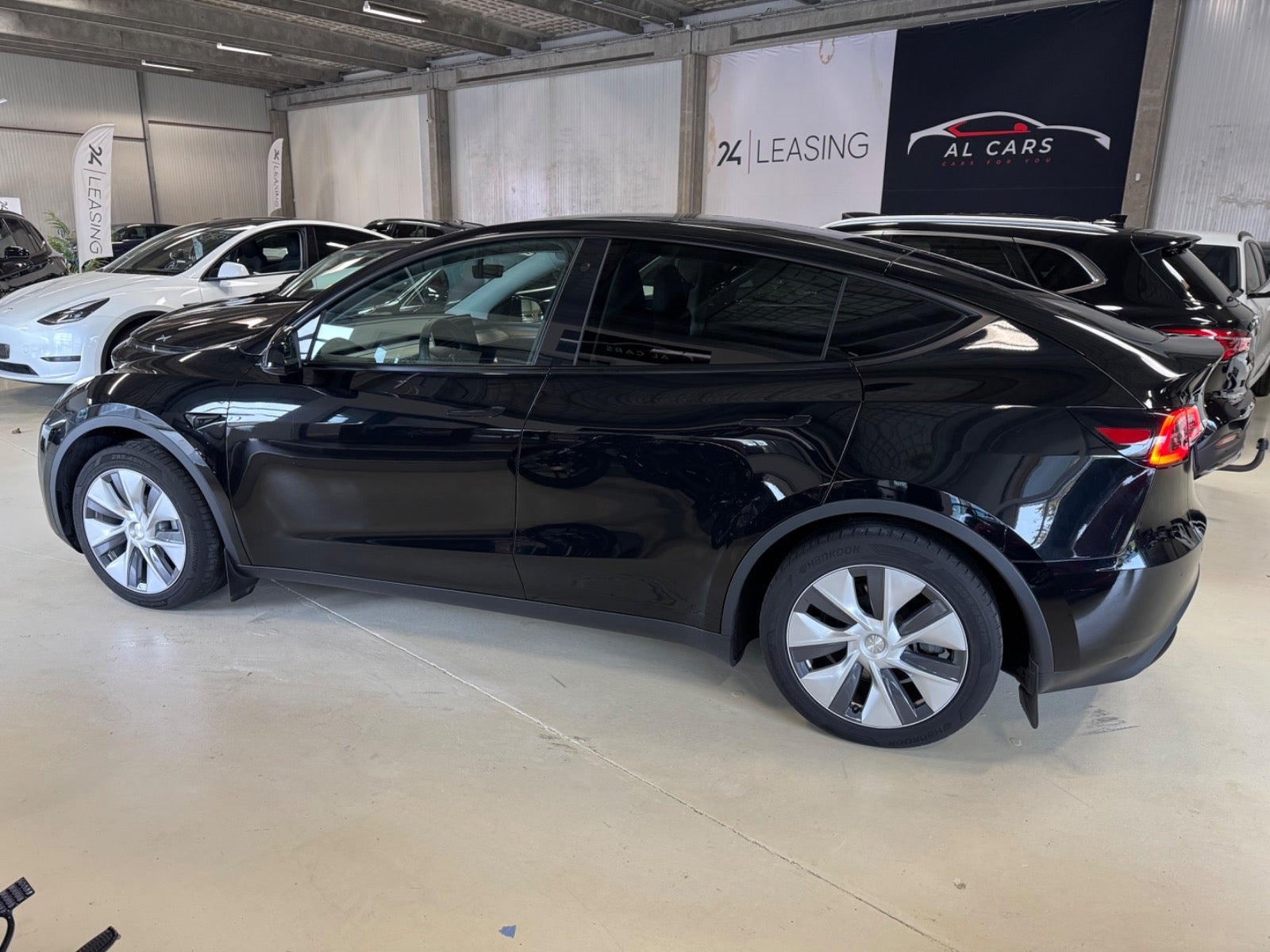 undefined Tesla Model Y fra 2024