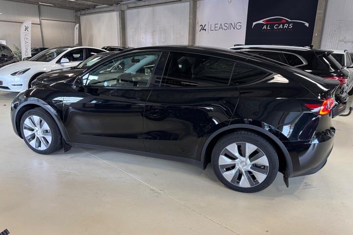 undefined Tesla Model Y fra 2024