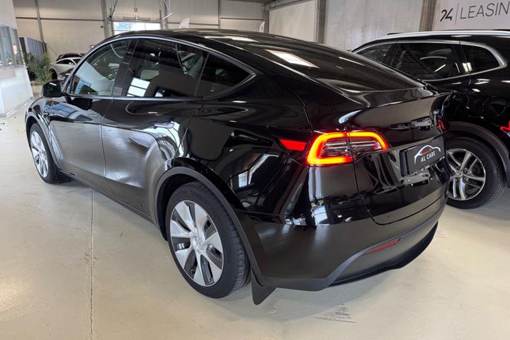 undefined Tesla Model Y fra 2024
