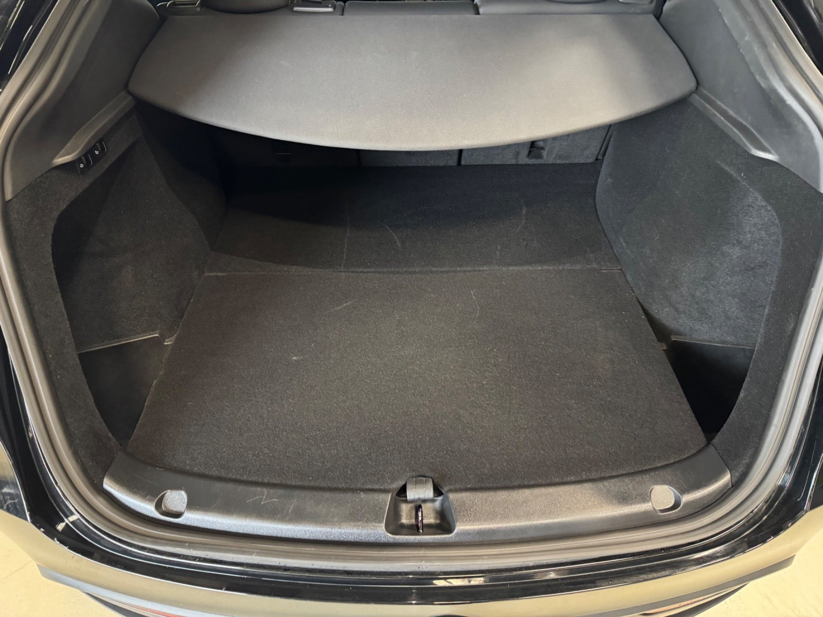 undefined Tesla Model Y fra 2024