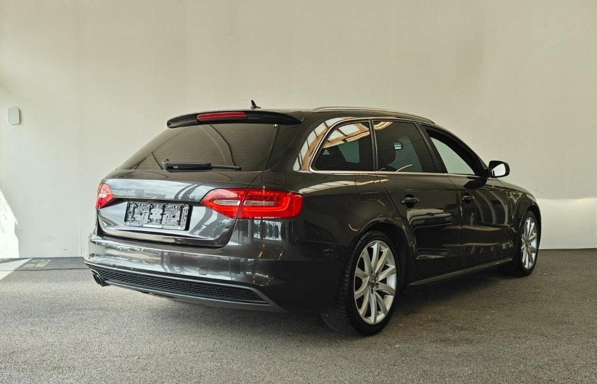 Grå Audi A4 fra 2014