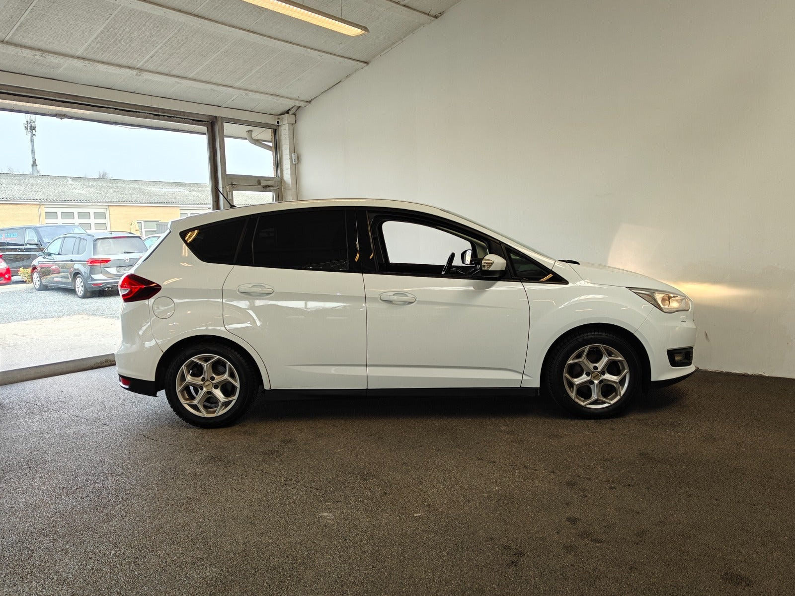Hvid Ford C-MAX fra 2019