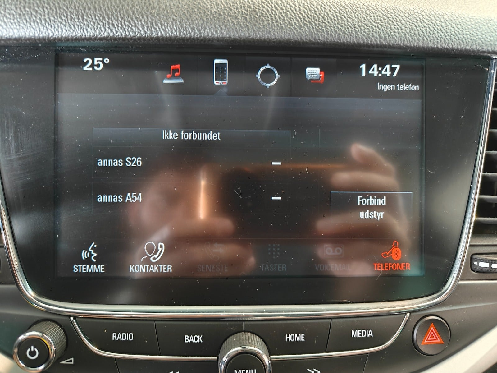 Sølv Opel Astra fra 2019
