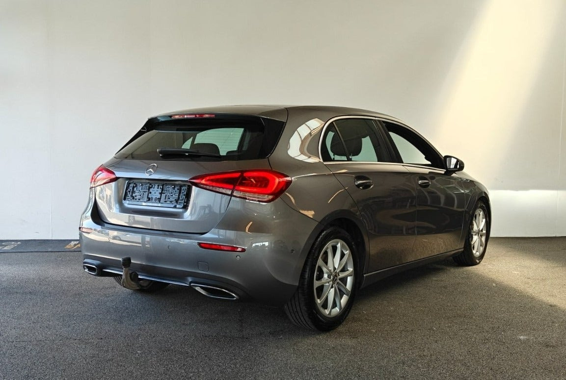 Grå Mercedes A200 fra 2018