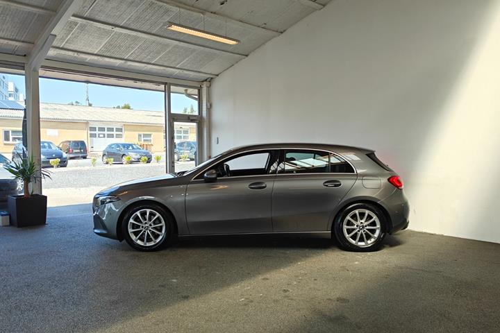Grå Mercedes A200 fra 2018