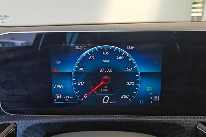 Grå Mercedes A200 fra 2018