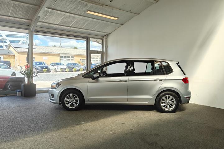 undefined VW Golf Sportsvan fra 2015