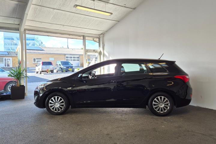Sort Hyundai i30 fra 2016