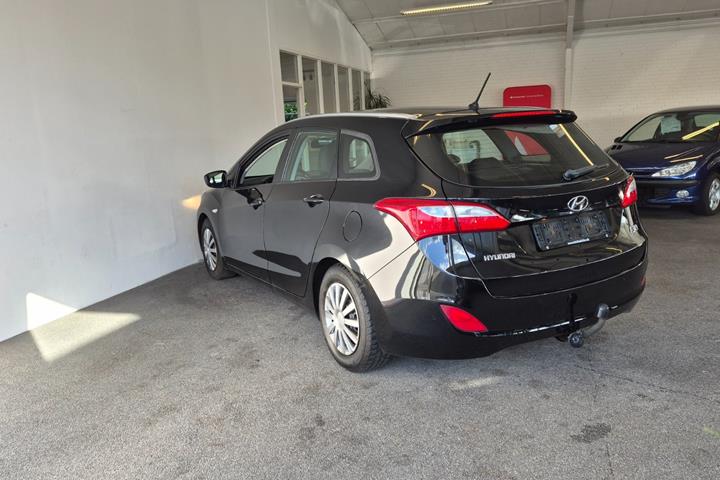 Sort Hyundai i30 fra 2016